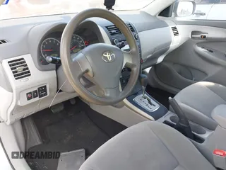 2010 Toyota Corolla z VIN 1NXBU4EE0AZ378110, wystawiony jako IAAI lot #42564623 z przebiegiem 160 135 mil mil oraz . Historia ofert i sprzedaży dostępna na DreamBid. Obrazek 5.