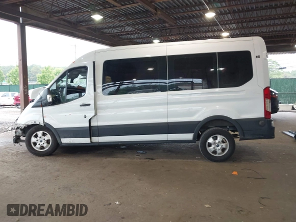 2020 Ford Transit Passenger XL z VIN 1FBAX2C83LKA24741, wystawiony jako IAAI lot #42456148 z przebiegiem Nie podano mil oraz . Historia ofert i sprzedaży dostępna na DreamBid. Obrazek 15.