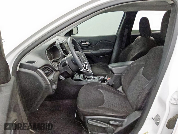 2019 Jeep Cherokee Latitude with VIN 1C4PJLCX4KD145964, listed as a Copart auction lot 55045555 with 100,821 mi miles and Clean title. Bid and sale history available at DreamBid. Image 7.