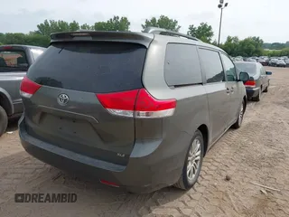 2012 Toyota Sienna XLE AAS с VIN 5TDYK3DC0CS232036, выставлен на аукционе IAAI как лот 42714811 с пробегом 201 769 миль миль и . История ставок и продаж доступна на DreamBid. Изображение 6.