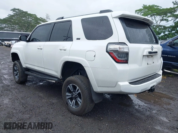 2022 Toyota 4Runner SR5 with VIN JTEMU5JR3N5987585, listed as a IAAI auction lot 41714815 with 38,874 mi miles and . Bid and sale history available at DreamBid. Image 3.