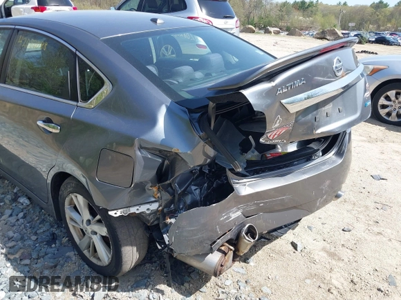 2014 Nissan Altima 2.5 S with VIN 1N4AL3AP5EC104858, listed as a IAAI auction lot 42082088 with 197,853 mi miles. Bid and sale history available at carsss.com. Image 6.