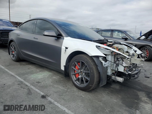 2021 Tesla Model 3 Long Range z VIN 5YJ3E1EB3MF003786, wystawiony jako Copart lot #55252355 z przebiegiem 32 443 mil mil oraz Szkoda całkowita • Salvage title. Historia ofert i sprzedaży dostępna na DreamBid. Obrazek 4.