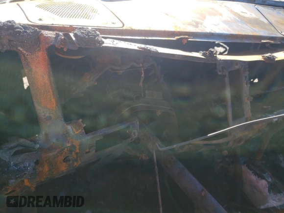 1986 Ford Bronco z VIN 1FMCU14TXGUD18203, wystawiony jako Copart lot #47194155 z przebiegiem Nie podano mil oraz Czysty tytuł • Clean title. Historia ofert i sprzedaży dostępna na DreamBid. Obrazek 9.
