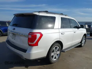 2018 Ford Expedition XLT with VIN 1FMJU1HT5JEA18863, listed as a IAAI auction lot 41815687 with 96,544 mi miles. Bid and sale history available at carsss.com. Image 4.