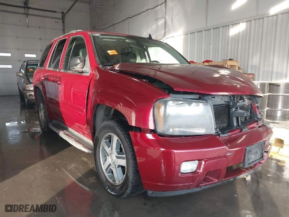 2006 Chevrolet TrailBlazer LS with VIN 1GNDT13S562295855, listed as a IAAI auction lot 41157184 with 242,421 mi miles. Bid and sale history available at carsss.com. Image 1.