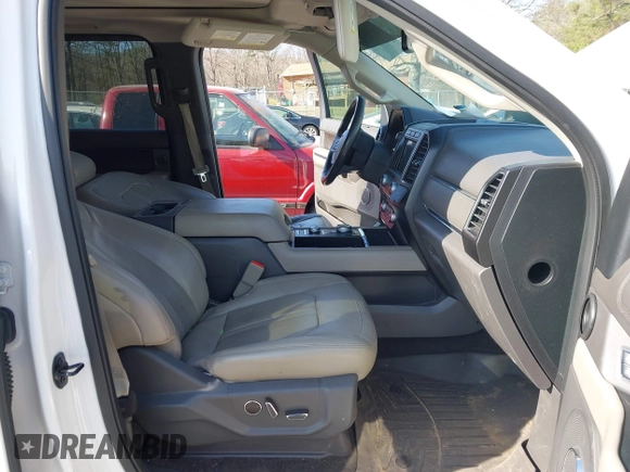 2018 Ford Expedition Limited with VIN 1FMJU2AT1JEA16611, listed as a IAAI auction lot 41773150 with 87,345 mi miles. Bid and sale history available at carsss.com. Image 5.