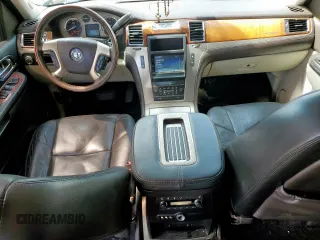 2010 Cadillac Escalade ESV Platinum Edition z VIN 1GYUKKEF9AR216912, wystawiony jako Copart lot #60753095 z przebiegiem 143 448 mil mil oraz Czysty tytuł • Clean title. Historia ofert i sprzedaży dostępna na DreamBid. Obrazek 8.