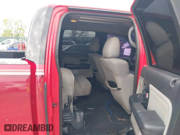 2004 Ford F-150 XLT with VIN 1FTPW14524KD24182, listed as a IAAI auction lot 41947152 with 163,920 mi miles. Bid and sale history available at carsss.com. Image 8.