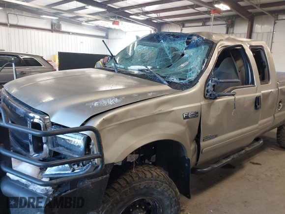 2001 Ford Super Duty F-250 XL with VIN 3FTNX21F81MA06613, listed as a IAAI auction lot 41445674 with 206,434 mi miles. Bid and sale history available at carsss.com. Image 6.