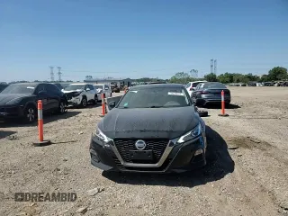 2019 Nissan Altima SR with VIN 1N4BL4CV8KC258935, listed as a Copart auction lot 70028694 with 97,267 mi miles and Salvage Title. Bid and sale history available at carsss.com. Image 13.
