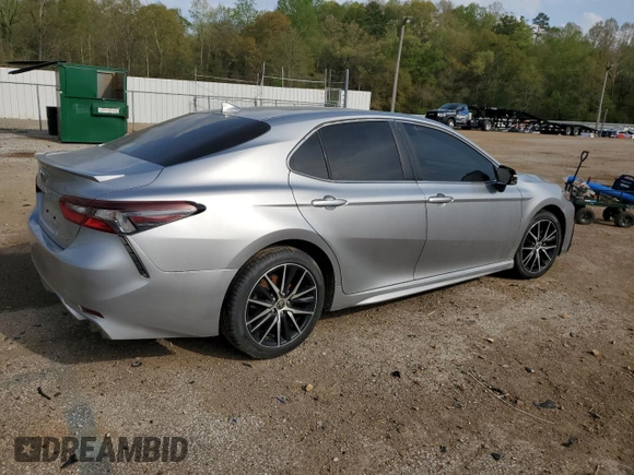 2022 Toyota Camry SE z VIN 4T1G11AK0NU666336, wystawiony jako Copart lot #41667525 z przebiegiem 68 545 mil mil oraz Szkoda całkowita • Salvage title. Historia ofert i sprzedaży dostępna na DreamBid. Obrazek 3.