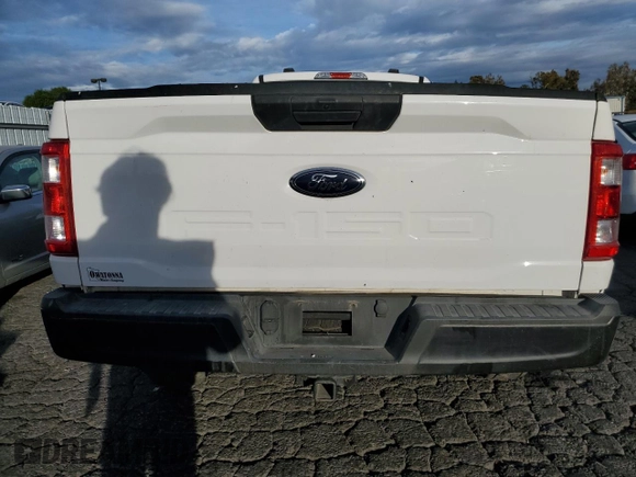 2021 Ford F-150 XL с VIN 1FTMF1EB4MKE24730, выставлен на аукционе Copart как лот 82146694 с пробегом 52 910 миль миль и Списание • Salvage title. История ставок и продаж доступна на DreamBid. Изображение 6.