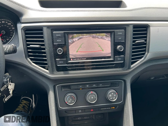 2020 Volkswagen Atlas S with VIN 1V2GC2CA3LC225388, listed as a Copart auction lot 62426205 with 133,709 mi miles and Clean title. Bid and sale history available at DreamBid. Image 9.