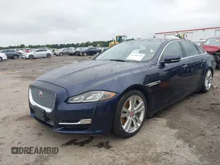 2017 Jaguar XJ Portfolio z VIN SAJWJ2GD0H8W12466, wystawiony jako IAAI lot #40488243 z przebiegiem 41 687 mil mil oraz . Historia ofert i sprzedaży dostępna na DreamBid. Obrazek 17.