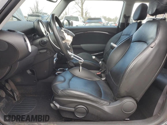 2008 MINI Hardtop with VIN WMWMF33558TU63803, listed as a Copart auction lot 47045475 with 70,989 mi miles and Salvage Title. Bid and sale history available at DreamBid. Image 7.