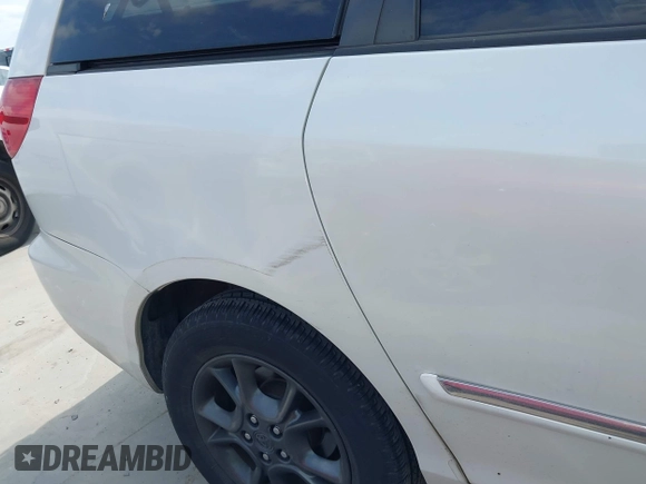 2006 Toyota Sienna XLE with VIN 5TDZA22C76S575385, listed as a IAAI auction lot 42056654 with 259,649 mi miles. Bid and sale history available at carsss.com. Image 12.