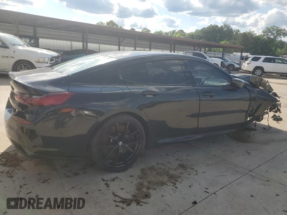 2020 BMW 8 Series M850i z VIN WBAGV8C08LCD46679, wystawiony jako Copart lot #56163785 z przebiegiem Nie podano mil oraz Czysty tytuł • Clean title. Historia ofert i sprzedaży dostępna na DreamBid. Obrazek 3.