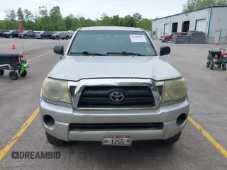 2006 Toyota Tacoma z VIN 5TEPX42N56Z256038, wystawiony jako IAAI lot #42290164 z przebiegiem 263 291 mil mil oraz . Historia ofert i sprzedaży dostępna na DreamBid. Obrazek 12.