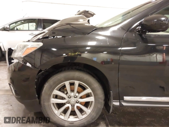 2015 Nissan Pathfinder SV z VIN 5N1AR2MM9FC632565, wystawiony jako IAAI lot #42250526 z przebiegiem 132 996 mil mil oraz . Historia ofert i sprzedaży dostępna na DreamBid. Obrazek 18.