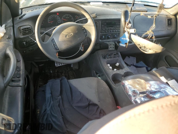 2000 Ford Expedition XLT with VIN 1FMRU1668YLA68761, listed as a Copart auction lot 88716735 with Not Provided miles and Salvage Title. Bid and sale history available at DreamBid. Image 8.