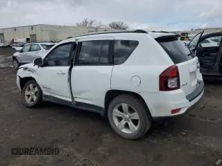 2015 Jeep Compass Latitude with VIN 1C4NJDEB8FD303453, listed as a Copart auction lot 52334755 with 92,005 mi miles and Salvage Title. Bid and sale history available at carsss.com. Image 2.