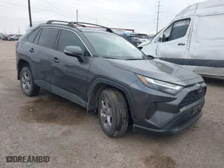 2022 Toyota RAV4 XLE with VIN 2T3W1RFV0NC189235, listed as a IAAI auction lot 41512778 with 37,928 mi miles. Bid and sale history available at carsss.com. Image 1.
