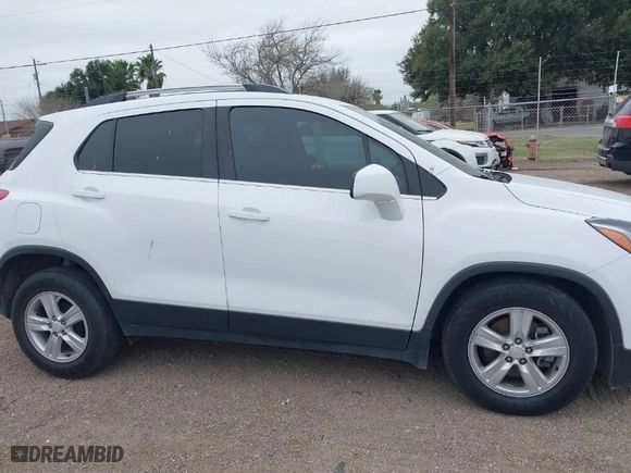 2020 Chevrolet Trax LT with VIN 3GNCJLSB9LL338988, listed as a IAAI auction lot 41592516 with 40,422 mi miles. Bid and sale history available at carsss.com. Image 12.