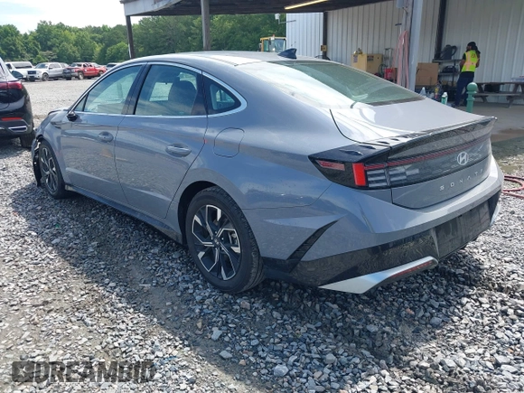 2024 Hyundai Sonata SEL z VIN KMHL64JA3RA398298, wystawiony jako IAAI lot #42462477 z przebiegiem 21 843 mil mil oraz . Historia ofert i sprzedaży dostępna na DreamBid. Obrazek 3.