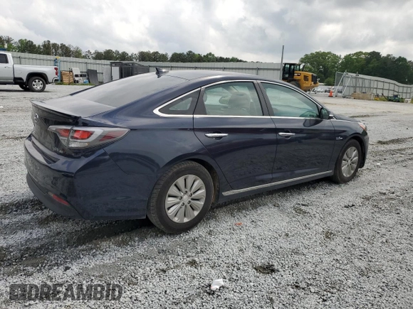 2017 Hyundai Sonata Hybrid SE with VIN KMHE24L36HA068947, listed as a Copart auction lot 54398025 with 184,344 mi miles and Clean Title. Bid and sale history available at carsss.com. Image 3.