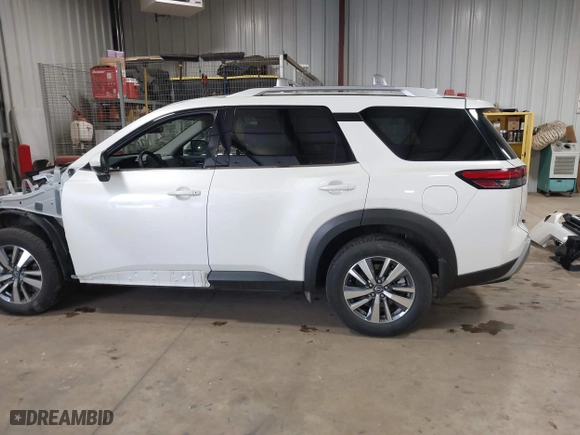 2024 Nissan Pathfinder SL with VIN 5N1DR3CC4RC227181, listed as a IAAI auction lot 41547554 with 6,940 mi miles. Bid and sale history available at carsss.com. Image 15.