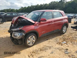 2021 Hyundai Venue SE z VIN KMHRB8A33MU098086, wystawiony jako Copart lot #57724195 z przebiegiem Nie podano mil oraz Szkoda całkowita • Salvage title. Historia ofert i sprzedaży dostępna na DreamBid. Obrazek 1.