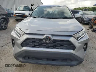 2021 Toyota RAV4 XLE with VIN 2T3W1RFV9MC128500, listed as a Copart auction lot 51896685 with 56,438 mi miles and Salvage Title. Bid and sale history available at carsss.com. Image 5.