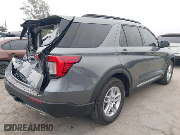2025 Ford Explorer Active z VIN 1FMUK7DH0SGA27600, wystawiony jako IAAI lot #42139730 z przebiegiem 2 962 mil mil oraz . Historia ofert i sprzedaży dostępna na DreamBid. Obrazek 4.