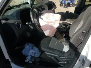 2016 Jeep Patriot Latitude z VIN 1C4NJPFB0GD507990, wystawiony jako Copart lot #48410695 z przebiegiem 102 148 mil mil oraz Szkoda całkowita • Salvage title. Historia ofert i sprzedaży dostępna na DreamBid. Obrazek 7.