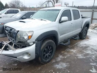 2005 Toyota Tacoma PreRunner with VIN 5TEJU62N15Z096264, listed as a IAAI auction lot 41537776 with 124,778 mi miles. Bid and sale history available at carsss.com. Image 17.