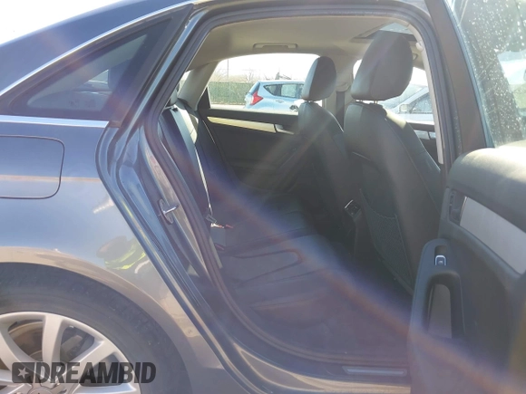 2013 Audi A4 Premium Plus z VIN WAUEFAFL6DN016897, wystawiony jako IAAI lot #41668343 z przebiegiem 97 840 mil mil oraz . Historia ofert i sprzedaży dostępna na DreamBid. Obrazek 8.