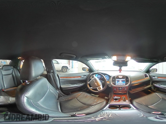 2013 Chrysler 300 z VIN 2C3CCAAG8DH727074, wystawiony jako Copart lot #55718345 z przebiegiem 92 228 mil mil oraz Szkoda całkowita • Salvage title. Historia ofert i sprzedaży dostępna na DreamBid. Obrazek 14.