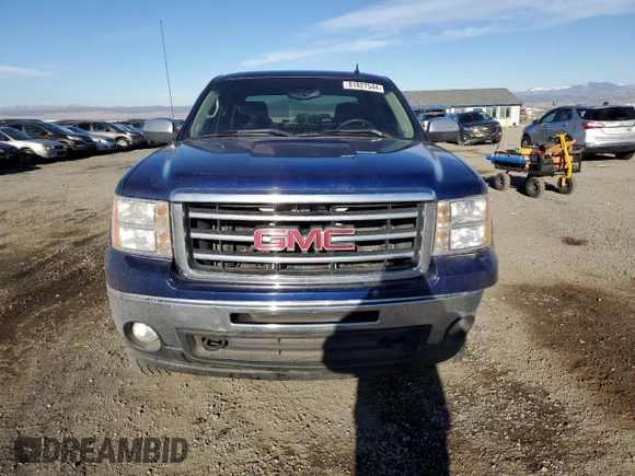 2013 GMC Sierra 1500 SLT with VIN 3GTP2WE71DG331995, listed as a Copart auction lot 81827544 with 215,821 mi miles and Salvage title. Bid and sale history available at DreamBid. Image 5.