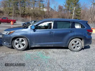 2018 Toyota Highlander Limited z VIN 5TDDZRFH2JS811211, wystawiony jako IAAI lot #41520910 z przebiegiem 153 401 mil mil oraz . Historia ofert i sprzedaży dostępna na DreamBid. Obrazek 13.