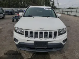 2016 Jeep Compass Latitude with VIN 1C4NJDEBXGD767720, listed as a Copart auction lot 51644975 with 170,096 mi miles and Clean Title. Bid and sale history available at carsss.com. Image 5.