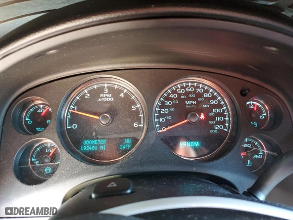 2014 Chevrolet Suburban LT with VIN 1GNSKJE78ER229728, listed as a Copart auction lot 42096895 with 193,481 mi miles and Salvage Title. Bid and sale history available at carsss.com. Image 9.