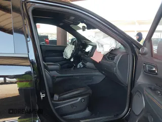 2023 Dodge Durango R/T Plus z VIN 1C4SDJCT1PC569635, wystawiony jako IAAI lot #42259684 z przebiegiem 24 148 mil mil oraz . Historia ofert i sprzedaży dostępna na DreamBid. Obrazek 5.