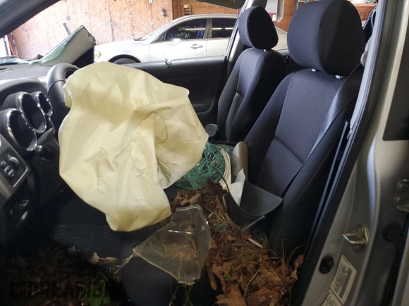 2008 Pontiac Vibe with VIN 5Y2SL658X8Z401466, listed as a Copart auction lot 78383874 with Not Provided miles and Salvage Title. Bid and sale history available at DreamBid. Image 7.