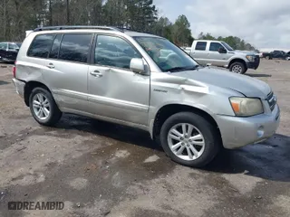 2006 Toyota Highlander Hybrid with VIN JTEDW21A360004275, listed as a IAAI auction lot 41781505 with 215,120 mi miles. Bid and sale history available at carsss.com. Image 1.