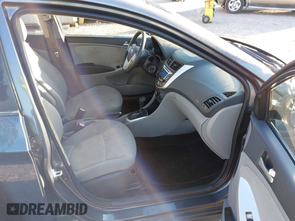 2012 Hyundai Accent GLS z VIN KMHCT4AE4CU172109, wystawiony jako IAAI lot #41286211 z przebiegiem 130 898 mil mil oraz . Historia ofert i sprzedaży dostępna na DreamBid. Obrazek 5.