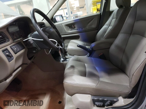 1998 Volvo S70 с VIN YV1LS5574W2548343, выставлен на аукционе Copart как лот 84813944 с пробегом 144 221 миль миль и Списание • Salvage title. История ставок и продаж доступна на DreamBid. Изображение 7.
