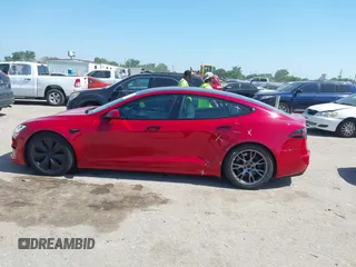 2022 Tesla Model S с VIN 5YJSA1E55NF491593, выставлен на аукционе IAAI как лот 42223771 с пробегом 58 875 миль миль и . История ставок и продаж доступна на DreamBid. Изображение 14.