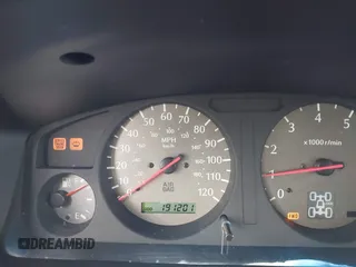 2000 Infiniti QX4 with VIN JNRAR07Y8YW081943, listed as a IAAI auction lot 41996017 with 191,201 mi miles and . Bid and sale history available at DreamBid. Image 7.