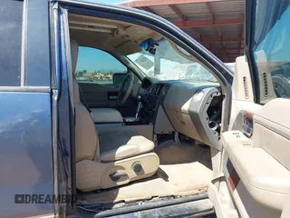 2005 Ford F-150 XLT z VIN 1FTRX12555FB38977, wystawiony jako IAAI lot #42311973 z przebiegiem 287 737 mil mil oraz . Historia ofert i sprzedaży dostępna na DreamBid. Obrazek 5.